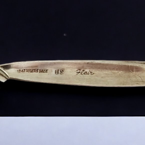 Set of 4 - Silverplate Pieces: Sugar Sifter/Dessert/Appetizer Forks/Relish Spoon - Picture 5 of 8